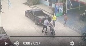 Vídeo impressionante mostra batida de moto e carro em Jutaí, no Amazonas