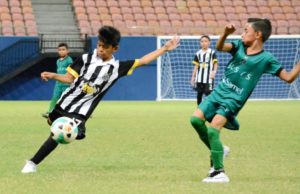 Em Manaus, família de craque amazonense realiza rifa para custear sonho de jogador mirim do Santos