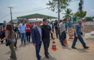 Prefeito e superintendente da Suframa visitam obra de recuperação viária do Distrito Industrial