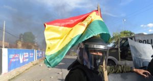Oito mortes e centenas de feridos em protestos na Bolívia