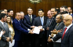 Pacto federativo vai deixar municípios sustentáveis, diz Bolsonaro