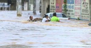 Chuvas levam mortes e destruição ao Espírito Santos