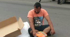 Mãe cai da garupa do filho e morre atropelada na Autaz