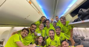 Flamengo embarca para Lima nos braços da Nação