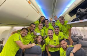 Flamengo embarca para Lima nos braços da Nação