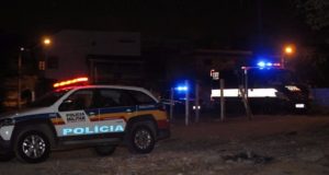 Mulher é presa suspeita de matar filha de 2 anos por asfixia