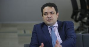 Presidente da Capes quer reajustar bolsas de doutorado em 2020