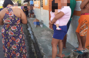 Com uma facada no peito, homem é encontrado morto em calçada, no Mutirão