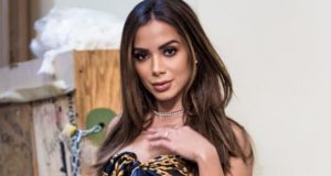 Anitta x Aeroporto de Manaus: “Uma cidade que tem vôos diários para Miami não tem ninguém na torre falando inglês?”