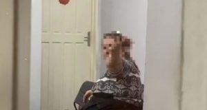 Suspeita de furtar sapatos em loja, mulher finge gravidez para não ser enjaulada