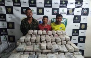 Trio é preso durante ação com 138 quilos de drogas em barco no Rio Solimões