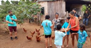 Primeiro sítio agroinclusivo do Brasil realiza ação social para crianças com autismo em Manacapuru