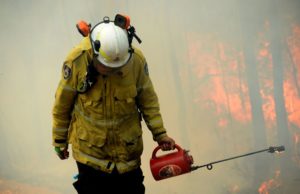 Austrália autoriza retirada de pessoas à força de regiões incendiadas