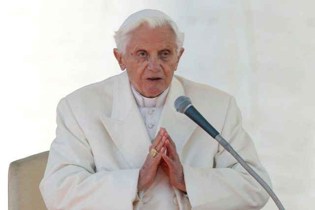 2020-01-12t212154z_396187718_rc2lee9gnh59_rtrmadp_3_pope-benedict-book