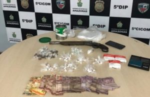 Trio é preso em flagrante vendendo drogas em flutuante, no bairro São Raimundo