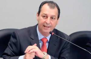 Omar Aziz quer saber quem ‘idealizou a cloroquina’ no combate à Covid-19