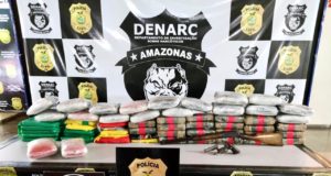 Polícia apreende 80 quilos de drogas em embarcações: 4 homens são presos