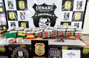 Polícia apreende 80 quilos de drogas em embarcações: 4 homens são presos