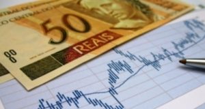 PIB cresce 0,8% no trimestre encerrado em novembro, aponta FGV