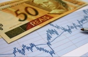 PIB cresce 0,8% no trimestre encerrado em novembro, aponta FGV