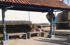 Pistoleiros executam homem e na hora da fuga são surpreendidos pela cavalaria da PM