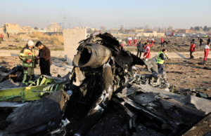 Avião de passageiros cai e mata 176 pessoas no Irã