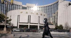 Coronavírus: total de mortos na China continental sobe para 908