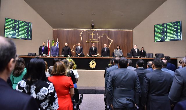 ALEAM_INiCIO-DOS-TRABALHOS-LEGISLATIVOS_foto-Joel-Arthus-640x380