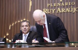 Deputados solicitam reestruturação do Porto de Tefé