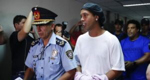 No Paraguai, juiz nega prisão domiciliar para Ronaldinho