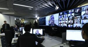 Senado vota hoje auxílio de R$ 600 para autônomos e informais