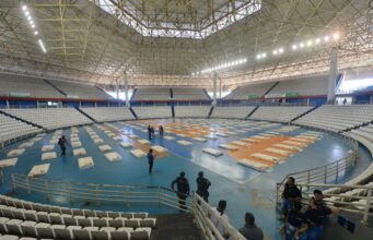 Abrigo emergencial para moradores de rua é montado na Arena Amadeu Teixeira