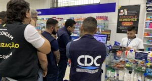 Comercialização de álcool em gel e máscaras rende fiscalização em Manaus