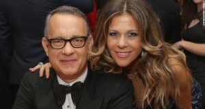 Tom Hanks pega Corona e se isola na Austrália com a esposa