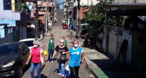 Mais de 14 mil idosos já receberam vacina contra a gripe em casa