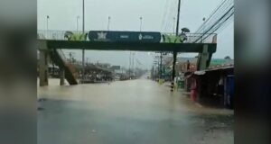 Chuva forte causa alagamentos na Torquato Tapájos