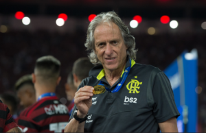 Jesus pede R$ 40 milhões para ficar no Flamengo