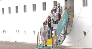Último navio de temporada de cruzeiros passa por inspeção no Porto de Manaus