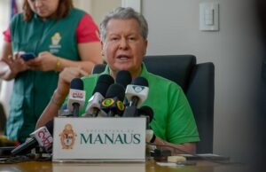 Arthur suspende aulas em todas as escolas de Manaus