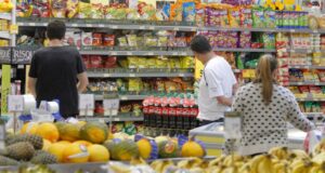 Covid-19: Como se comportar durante as compras fora de casa
