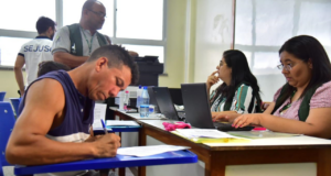 Em menos de quatro horas, equipe do Governo atende 179 famílias do Monte Horebe