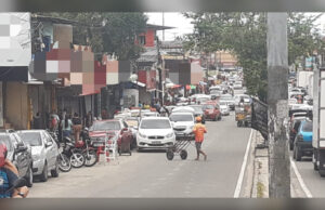 Flagrante: Rua do Fuxico movimentada em plena quarentena