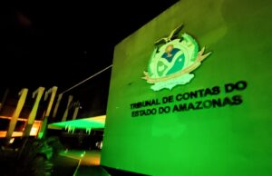 Luzes verdes na fachada do TCE-AM homenageiam profissionais de saúde