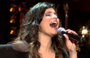 Aline Barros confirma live de louvores no Youtube nesta terça