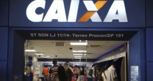 Caixa paga auxílio emergencial a 5 milhões de beneficiáriosE a partir de manhã (23) a Caixa inicia o pagamento da segunda parcela para os inscritos no CadÚnico, de acordo com o mês de nascimento do beneficiário