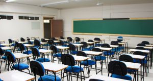 Juiz manda escolas darem 20% de desconto nas mensalidades em ManausEfeito Covid-19