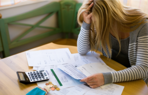 Covid-19: endividamento das famílias chega a 66,6% em abril, diz CNC