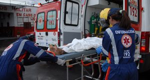 Diretor do Samu afirma que ambulâncias vagam com doentes à espera de leitosManaus não tem mais vagas nos hospitais diante da epidemia de Covid-19
