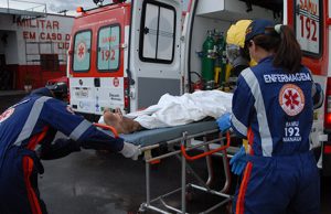 Diretor do Samu afirma que ambulâncias vagam com doentes à espera de leitosManaus não tem mais vagas nos hospitais diante da epidemia de Covid-19