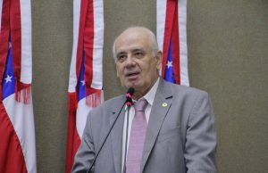 Serafim afirma que diretora do 28 de Agosto persegue enfermeirosNem acaba, nem fica pouco